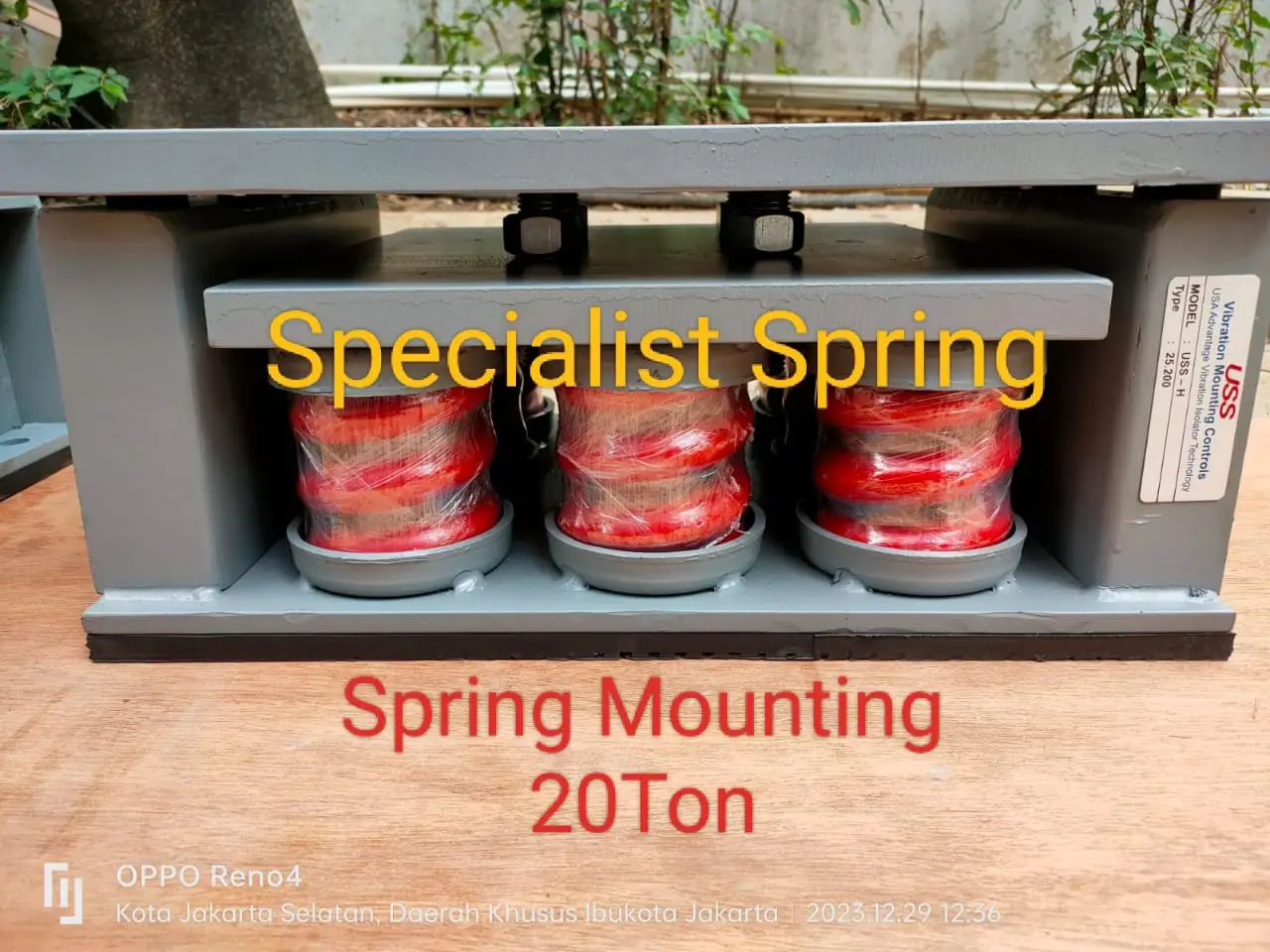 Spring mounting USS